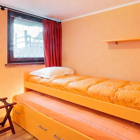 Hellochalet_foyer Orange Valtournenche